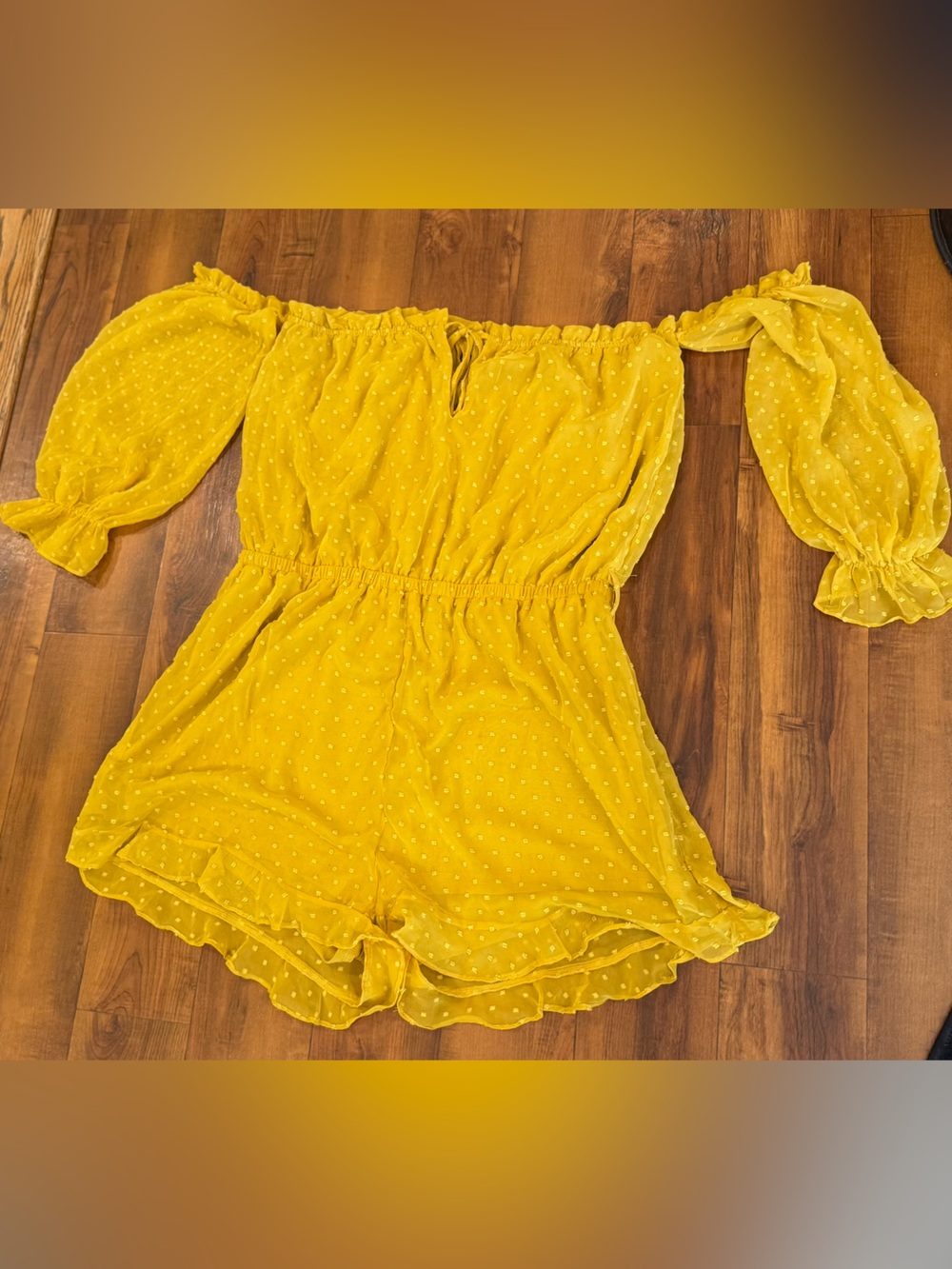 Women’s Plus Golden Yellow Ruffled Off-Shoulder Swiss Dot Shorts Romper size 16
